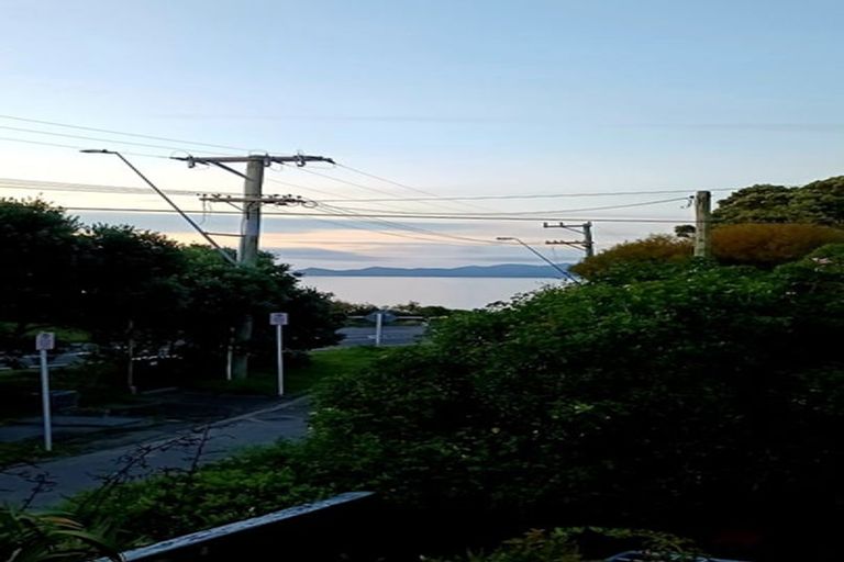 Photo of property in 11 Te Pari Pari Road, Pukerua Bay, 5026