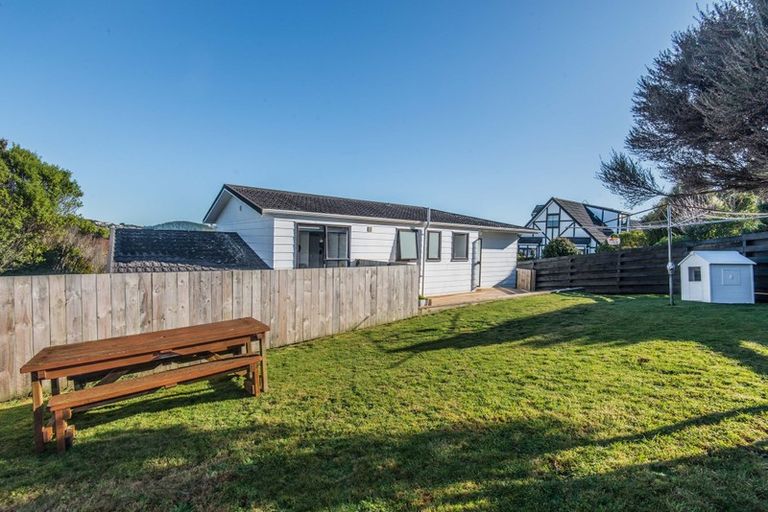 Photo of property in 42 Dominica Crescent, Grenada Village, Wellington, 6037