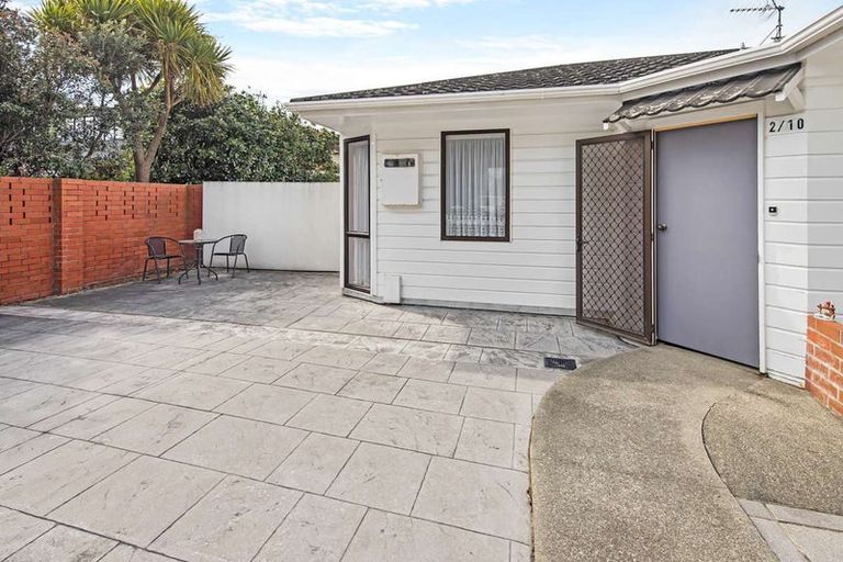 Photo of property in 2/10 Upper Bourke Street, Kilbirnie, Wellington, 6022