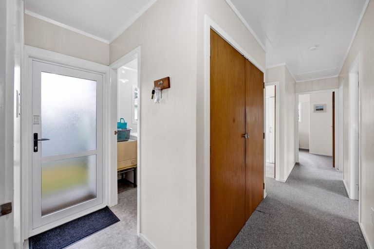 Photo of property in 13 Gibson Place, Patea, 4520