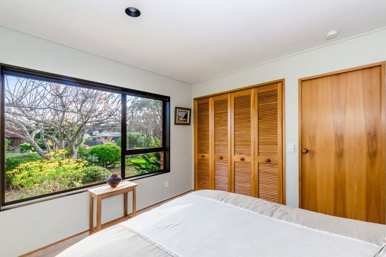 Photo of property in 1 Manu Grove, Waikanae, 5036