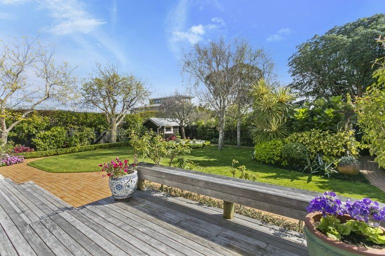 Photo of property in 4 Palmer Crescent, Mission Bay, Auckland, 1071