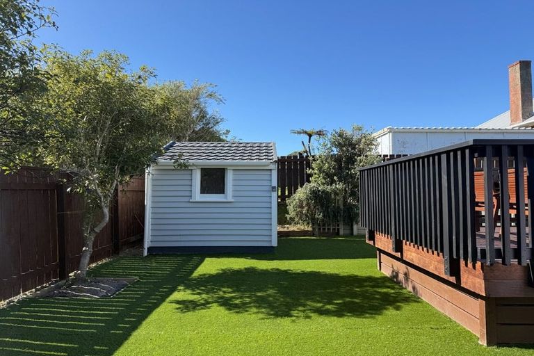 Photo of property in 21 Raumati Terrace, Khandallah, Wellington, 6035