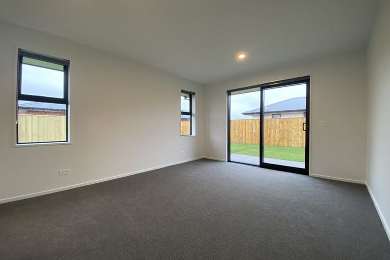 Photo of property in 37 Cousins Street, Woodend, 7691