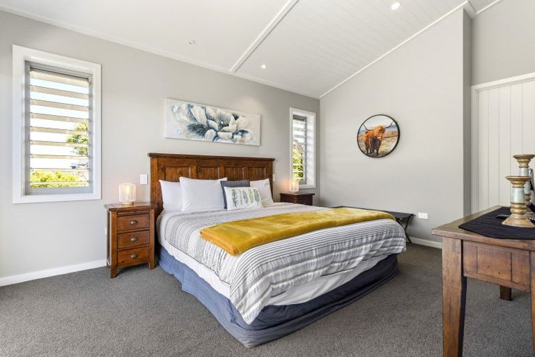 Photo of property in 146 Highland Drive, Acacia Bay, Taupo, 3385