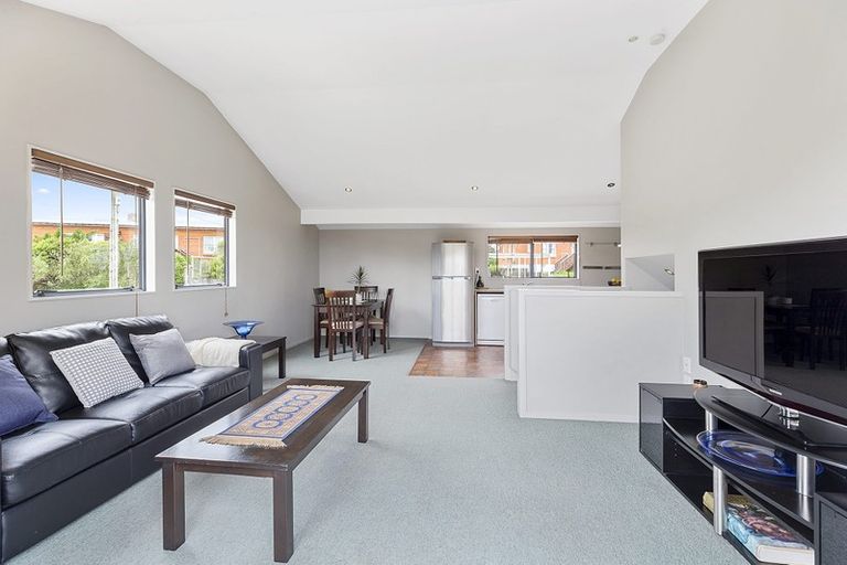 Photo of property in 12 Morere Street, Titahi Bay, Porirua, 5022