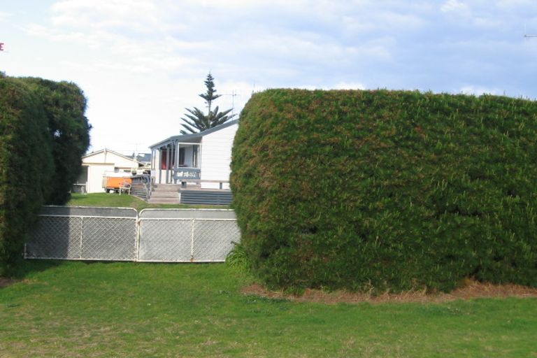 Photo of property in 102 Given Avenue, Whangamata, 3620