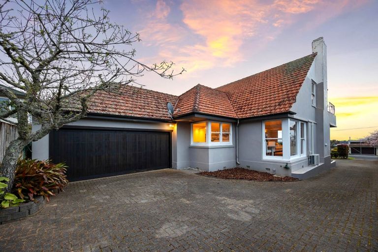 Photo of property in 24 Takutai Avenue, Bucklands Beach, Auckland, 2012