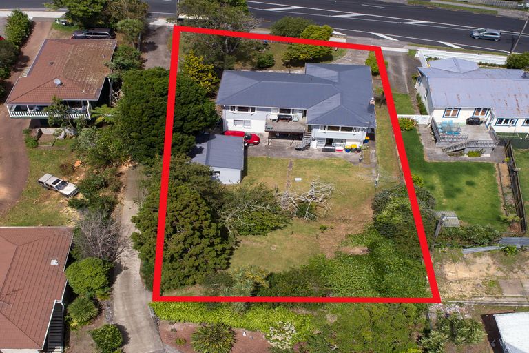 Photo of property in 61 West Coast Road, Glen Eden, Auckland, 0602