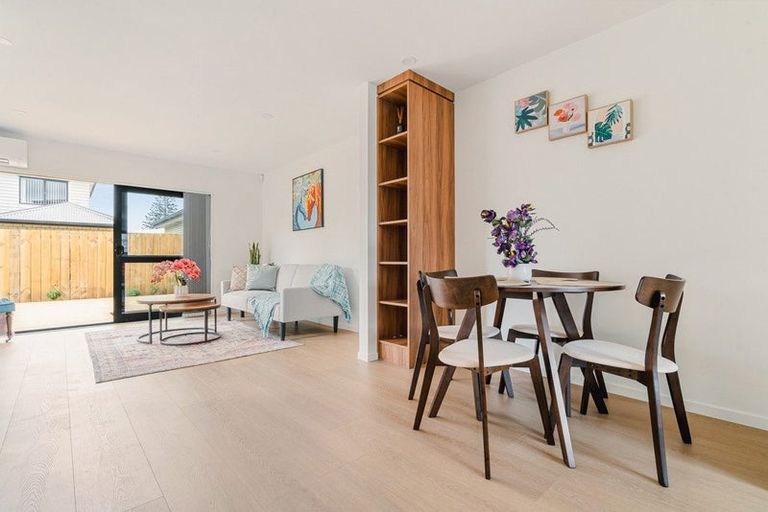 Photo of property in 10/32 Tapuwae Way, Mangere Bridge, 2022