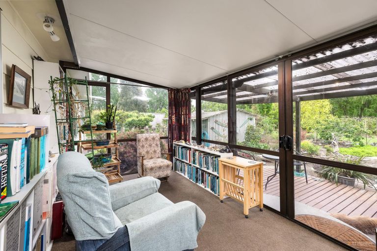 Photo of property in 92 Timaru Road, Waimate, 7924