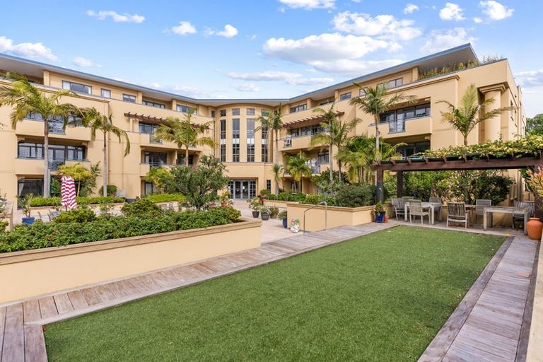 Photo of property in 2c/7-11 Bute Road, Browns Bay, Auckland, 0630