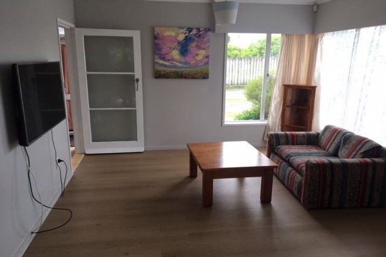 Photo of property in 1/25 West Coast Road, Glen Eden, Auckland, 0602