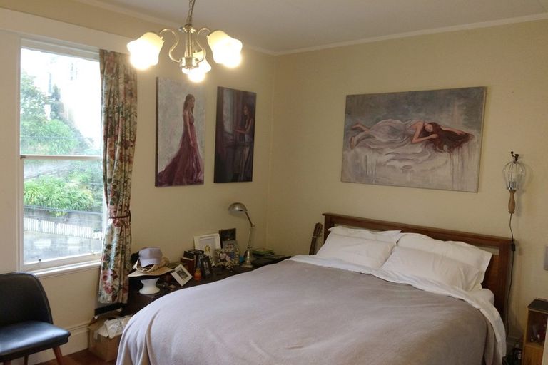 Photo of property in 69 Rolleston Street, Mount Cook, Wellington, 6021