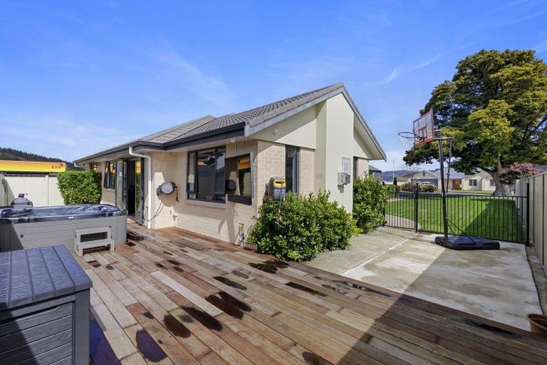 Photo of property in 9 Vernon Grove, Brown Owl, Upper Hutt, 5018
