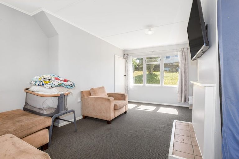 Photo of property in 78-80 Hereford Street, Cannons Creek, Porirua, 5024