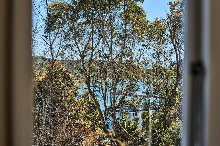 Photo of property in 8 Kiriwai Road, Paremata, Porirua, 5024