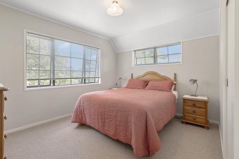 Photo of property in 12 Cumbrian Place, Conifer Grove, Takanini, 2112