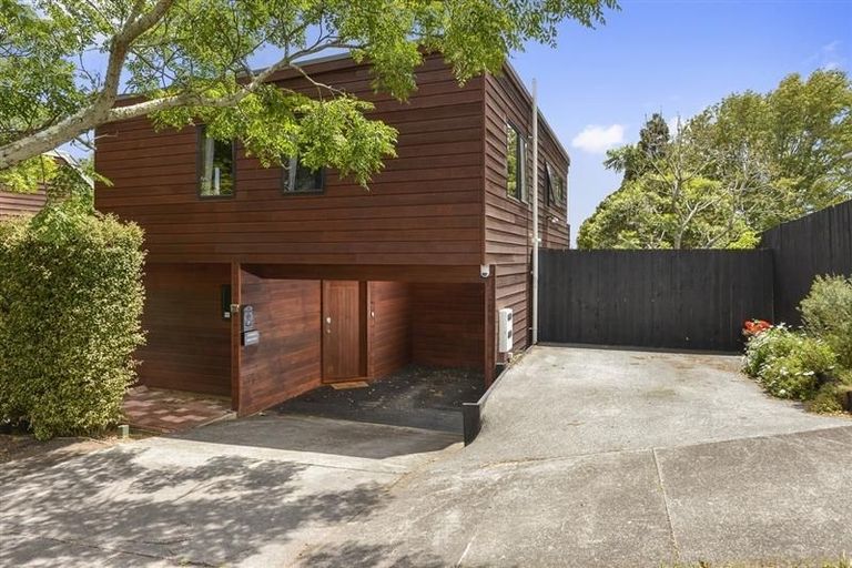 Photo of property in 2c Cradock Street, Avondale, Auckland, 1026