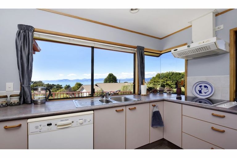 Photo of property in 9 Van Beek Place, Ruby Bay, Mapua, 7005