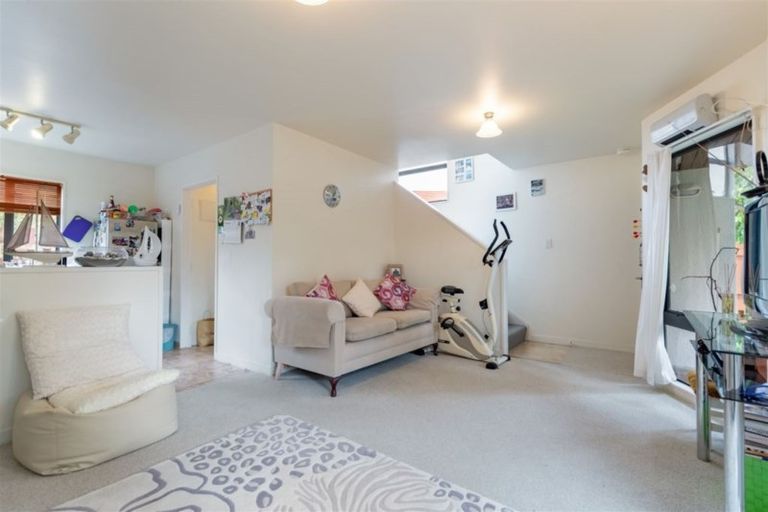 Photo of property in 28 Mcbain Grove, Avalon, Lower Hutt, 5011