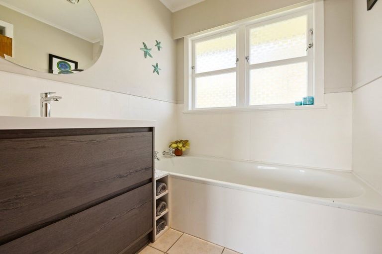 Photo of property in 17 Filmer Place, Melville, Hamilton, 3206