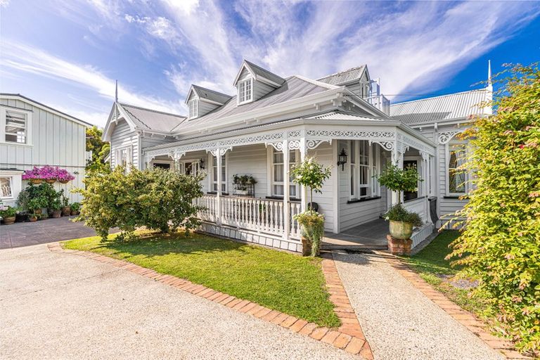Photo of property in 71 Vauxhall Road, Devonport, Auckland, 0624