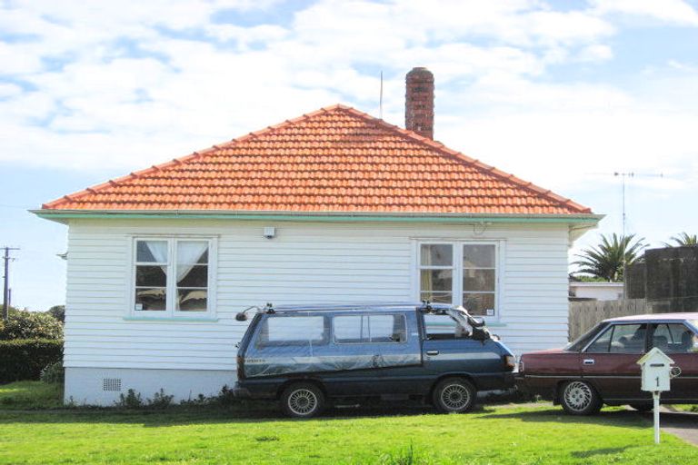 Photo of property in 1 Owen Street, Gonville, Whanganui, 4501