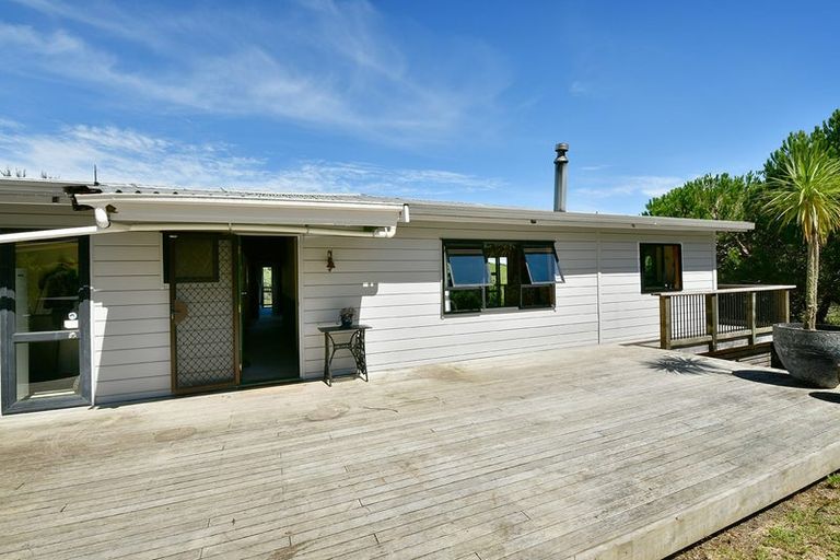 Photo of property in 165 Inland Road, Helensville, 0875