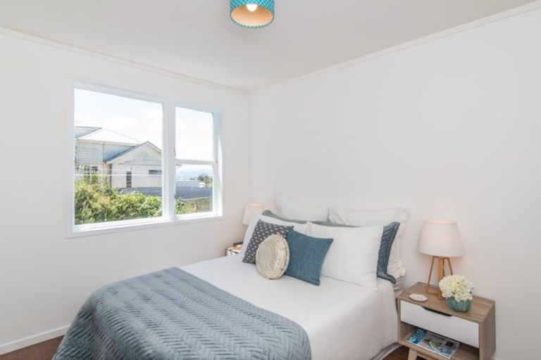 Photo of property in 1/12 Norna Crescent, Kelburn, Wellington, 6012