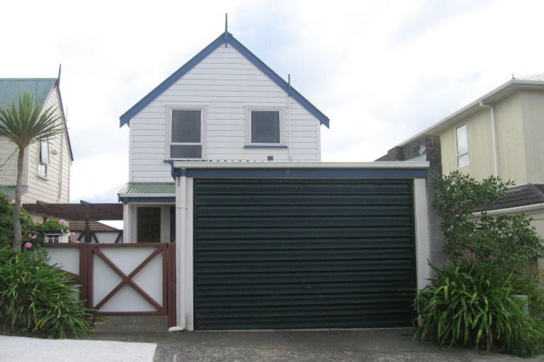 Photo of property in 77 Kaikoura Street, Maupuia, Wellington, 6022