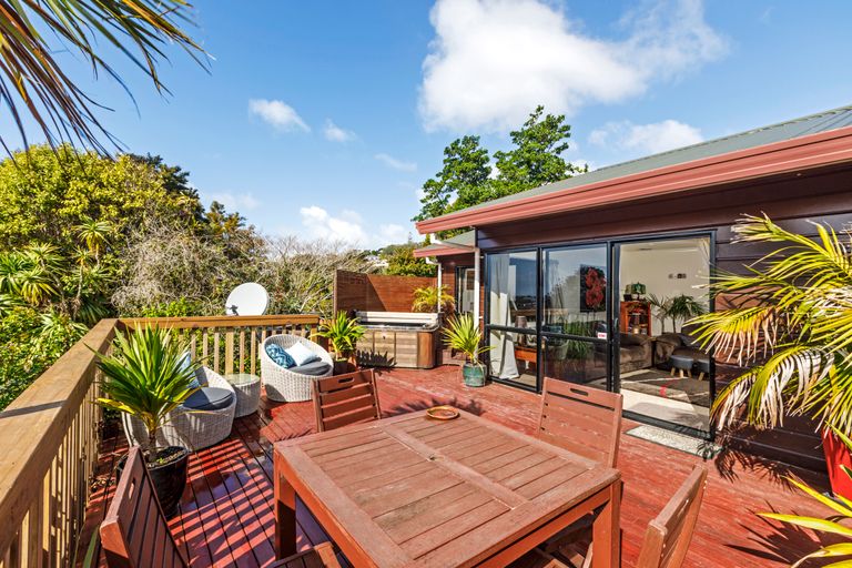 Photo of property in 9 Dobell Road, Stanmore Bay, Whangaparaoa, 0932