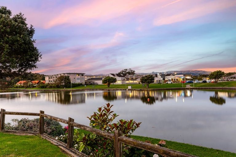 Photo of property in 7 Lakeside Villas, Whitby, Porirua, 5024