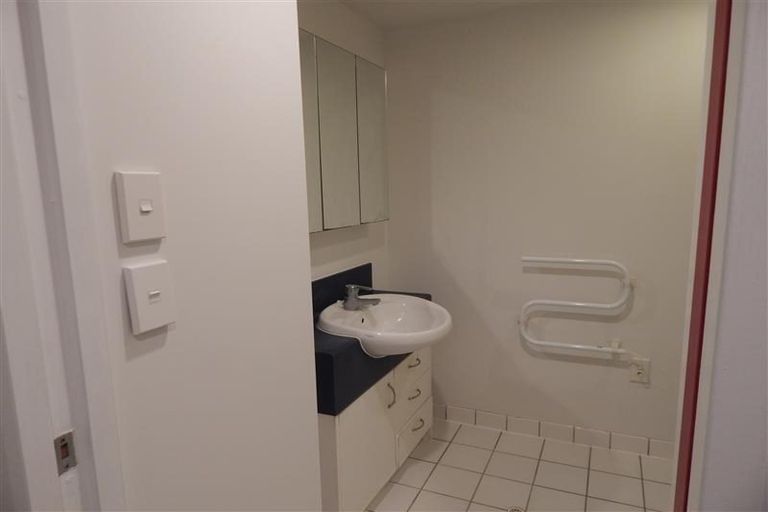 Photo of property in Terrace Heights Apartments, 6b/163 The Terrace, Wellington Central, Wellington, 6011