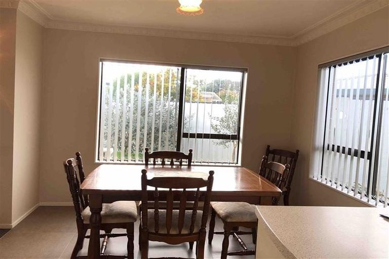 Photo of property in 34 Roskilda Crescent, Taradale, Napier, 4112