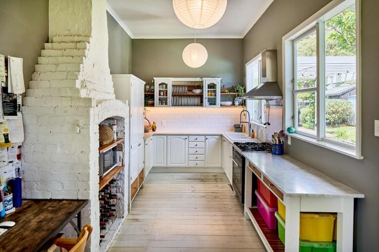 Photo of property in 15 Konini Street, Eastbourne, Lower Hutt, 5013