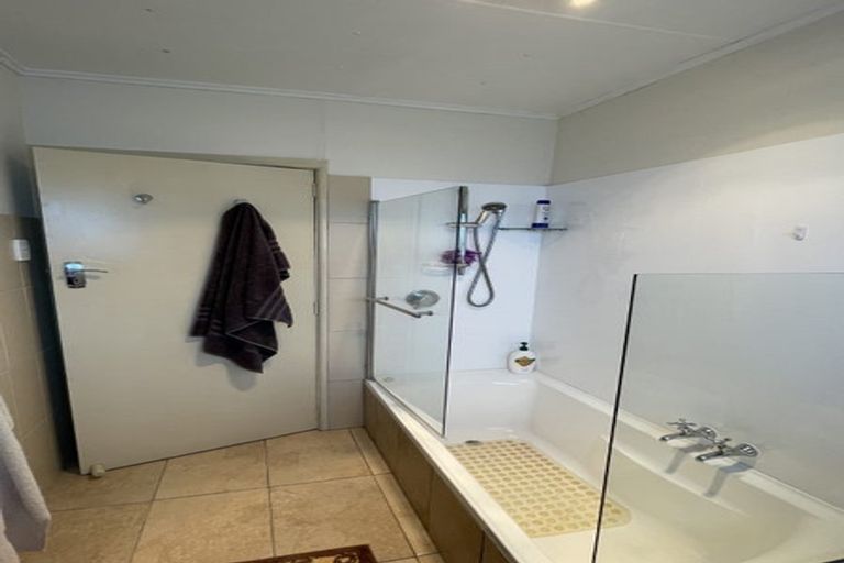 Photo of property in 352 Blenheim Road, Upper Riccarton, Christchurch, 8041