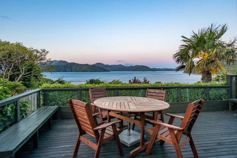 Photo of property in 313 Port Underwood Road, Whatamango Bay, Picton, 7281