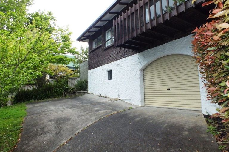 Photo of property in 1/19 Saddleback Rise, Murrays Bay, Auckland, 0630