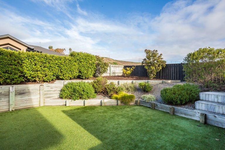 Photo of property in 17 Kepler Way, Aotea, Porirua, 5024