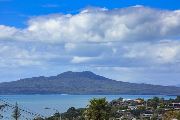 Photo of property in 1/42 Sunrise Avenue, Mairangi Bay, Auckland, 0630