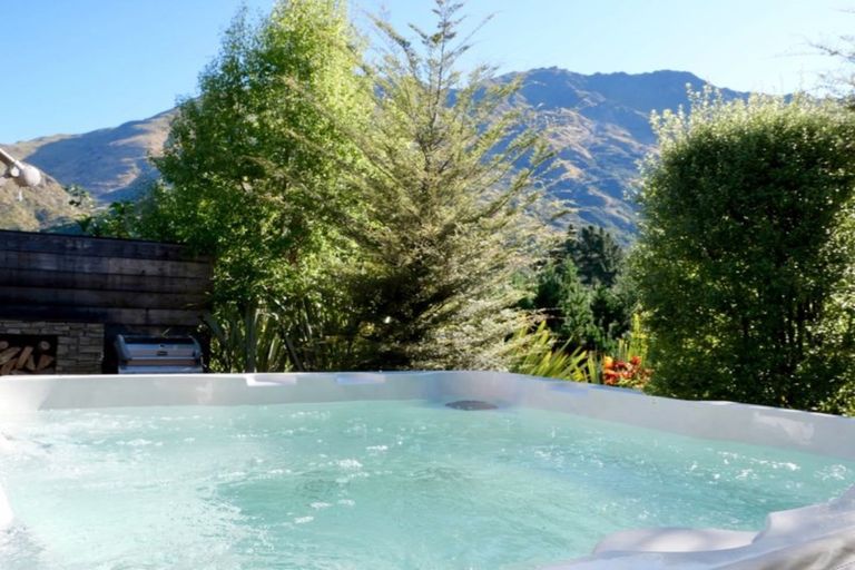 Photo of property in 53 Mathias Terrace, Arthurs Point, Queenstown, 9371
