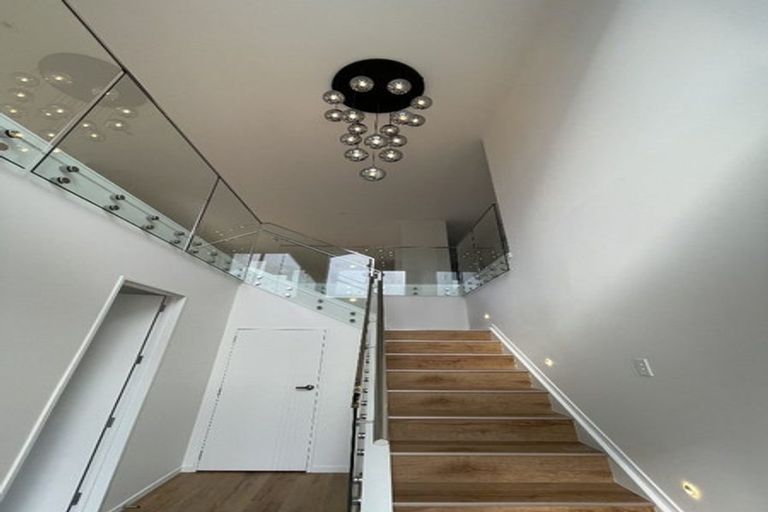 Photo of property in 5 Wallis Lane, Orewa, 0931