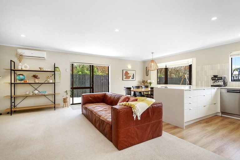 Photo of property in 41b Duncan Street, Tawa, Wellington, 5028