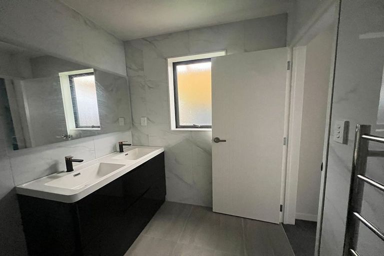 Photo of property in 28b Routley Drive, Glen Eden, Auckland, 0602