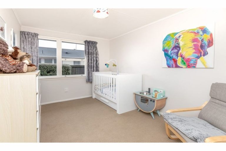 Photo of property in 127 Northcote Road, Northcote, Christchurch, 8052