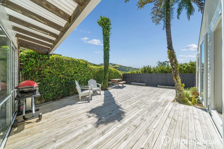 Photo of property in 13 Stratton Street, Normandale, Lower Hutt, 5010