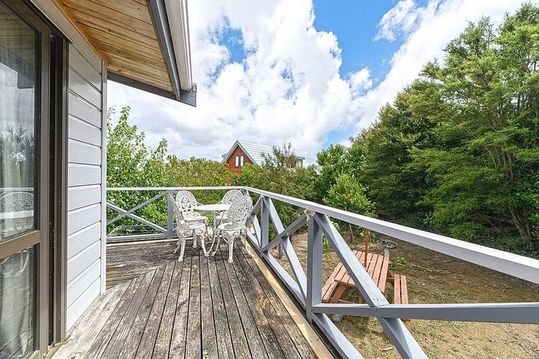 Photo of property in 3 Cantua Close, Totara Heights, Auckland, 2105