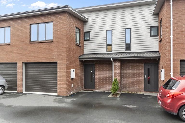 Photo of property in 2/85 Normandy Avenue, Melville, Hamilton, 3206