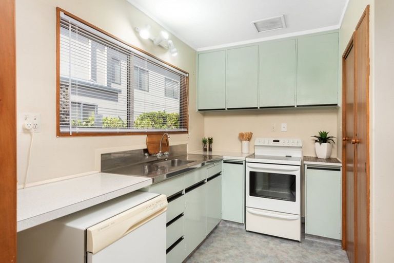 Photo of property in 1/1004 Papamoa Beach Road, Papamoa Beach, Papamoa, 3118